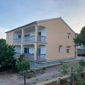 kraljevi-apartments.primorje-gorskikotar.com/